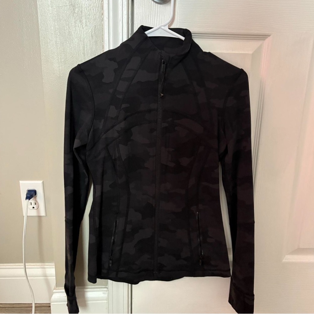 Black Lululemon Camouflage Women's Jacket